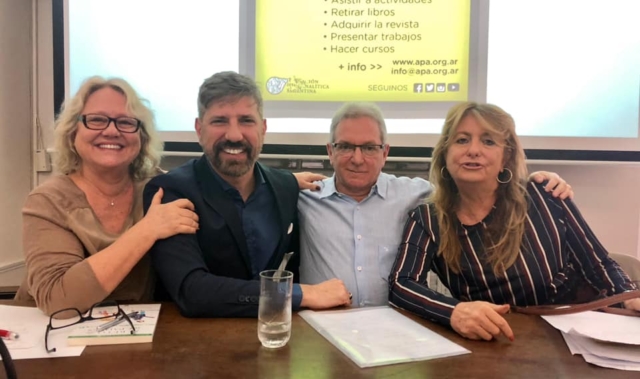 Encuentro en APA. Asociación Psicoanalítica Argentina. La Adolescencia Normal, 50 años después. Con Claudia Borensztein, Jorge E. Catelli y Claudia Amburgo