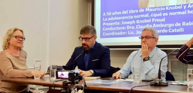 Encuentro en APA. Asociación Psicoanalítica Argentina. La Adolescencia Normal, 50 años después.