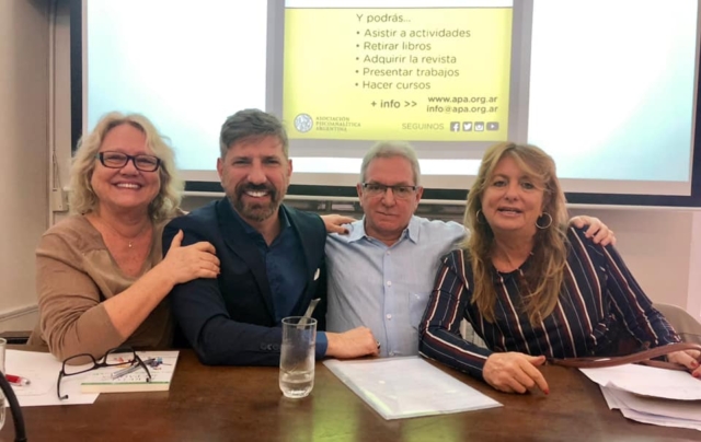 Encuentro en APA. Asociación Psicoanalítica Argentina. La Adolescencia Normal, 50 años después. Con Claudia Borensztein, Jorge E. Catelli y Claudia Amburgo