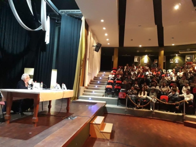Conferencia sobre Niños y Adolescentes en el Auditorio de la Unión Obrera Metalúrgica de Villa Constitución