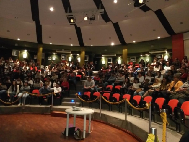 Conferencia sobre Niños y Adolescentes en el Auditorio de la Unión Obrera Metalúrgica de Villa Constitución
