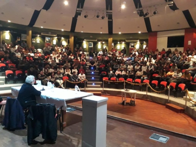 Conferencia sobre Niños y Adolescentes en el Auditorio de la Unión Obrera Metalúrgica de Villa Constitución