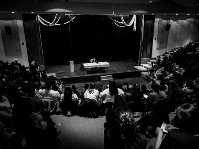Conferencia sobre Niños y Adolescentes en el Auditorio de la Unión Obrera Metalúrgica de Villa Constitución
